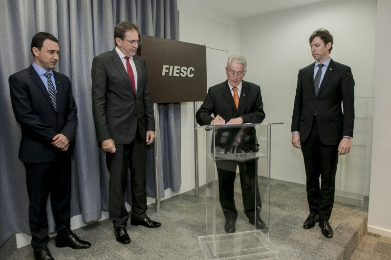 Adesão da ACM à Aliança Saúde Competitividade foi oficializada durante a reunião de diretoria da FIESC. Foto: Fernando Willadino