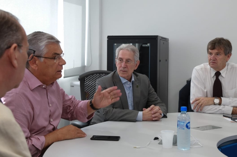 Reunião realizada na manhã desta quarta-feira (30), em Florianópolis (foto: Julio Cavalheiro/Secom)