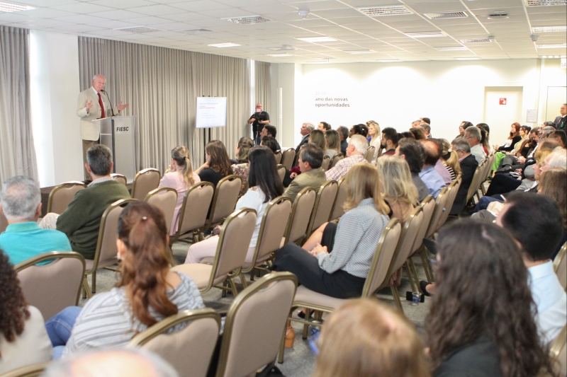 Devido à baixa qualidade da educação, Brasil enfrentará dificuldades de adaptar as pessoas às novas tecnologias, afirmou Pastore. Foto: Filipe Scotti