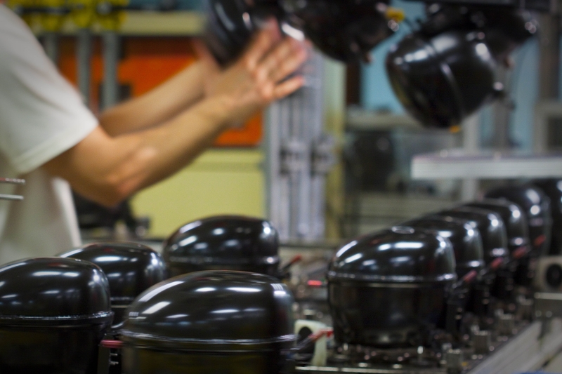 Desvalorização do real, alta do preço do óleo combustível e greve dos caminhoneiros provocam aumento nos custos da indústria