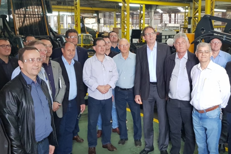 Em Xanxerê, FIESC visita indústria fabricante de máquinas (foto: MB Comunicação)