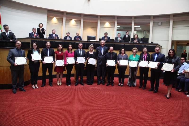 ALESC certifica instituições que praticam responsabilidade social