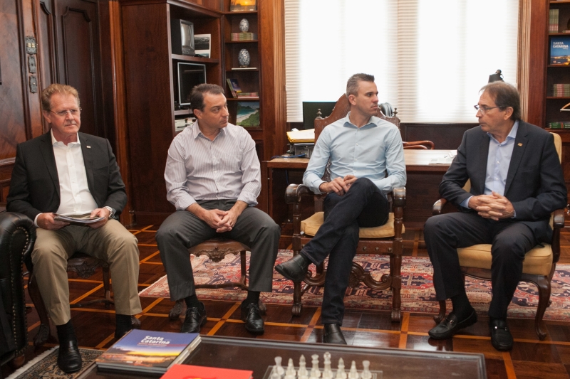 Encontro ocorreu na manhã desta sexta (15) na Casa da Agronômica (foto: Filipe Scotti)