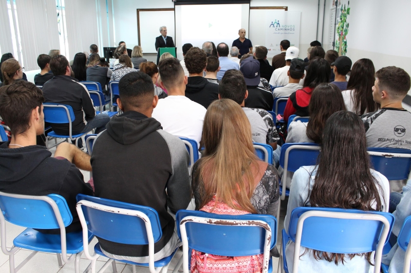 Em Rio do Sul estudantes conheceram o Programa Novos Caminhos. Foto: Debora Claudio
