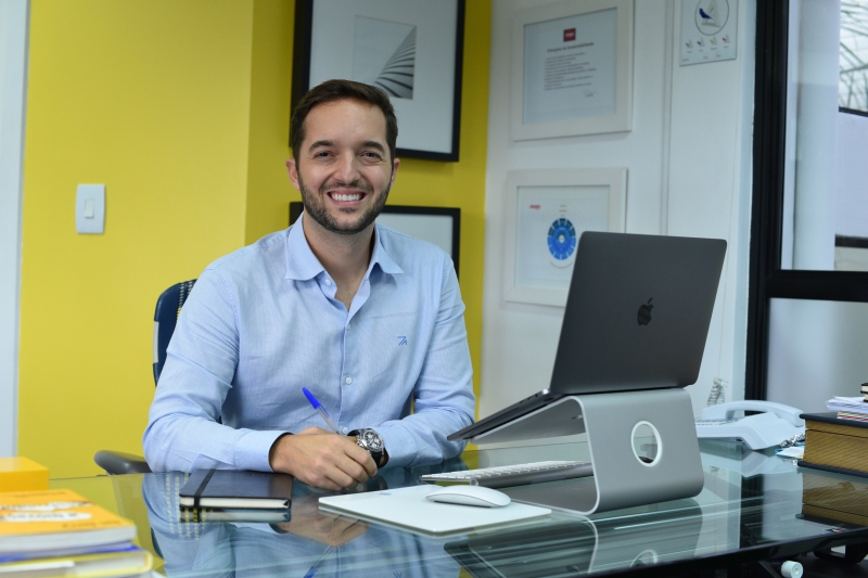 "Meu pai deu plena liberdade para que a gente escolhesse o que queria fazer, mas não teve jeito: adoramos estar aqui na empresa", destaca Filipe (foto: Bento Rocha)