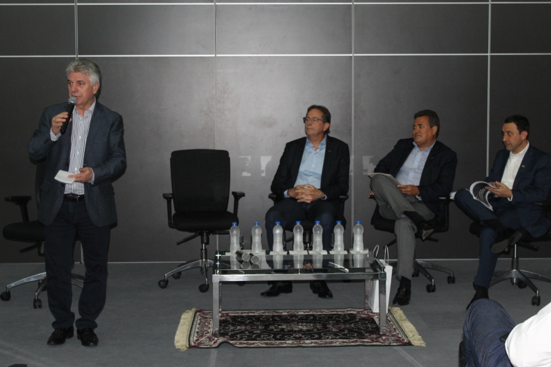 Encontro foi realizado na ACIC, na noite desta segunda-feira (18)