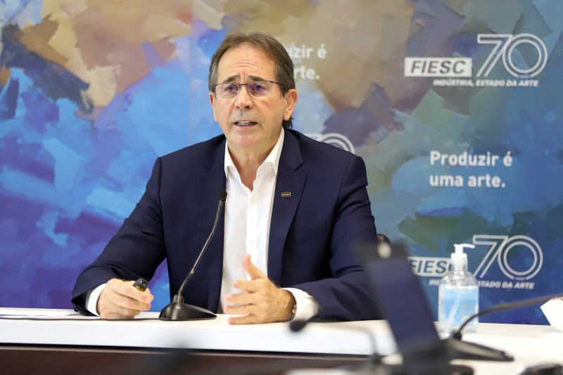 Indústria puxa retomada em 2020, mas reformas e controle fiscal condicionam crescimento em 2021