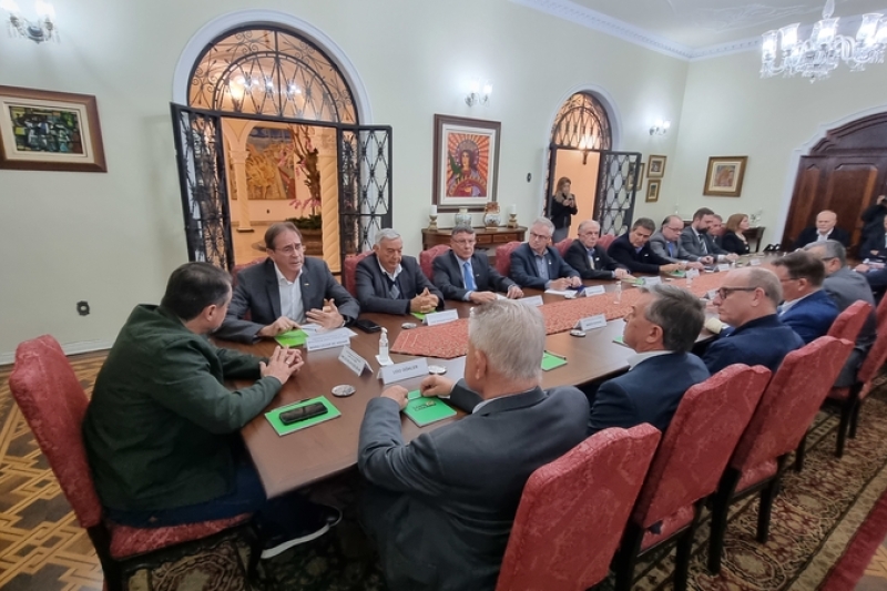 Em reunião com o governador, setor empresarial debate pautas para o desenvolvimento do estado