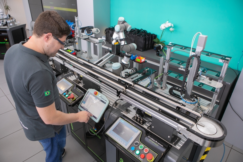 Equipamento fabricado pela Labtronix inclui diversos recursos da indústria 4.0. Foto: Filipe Scotti