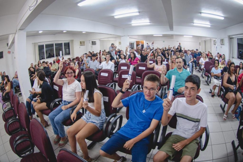 Alunos concluem cursos de capacitação