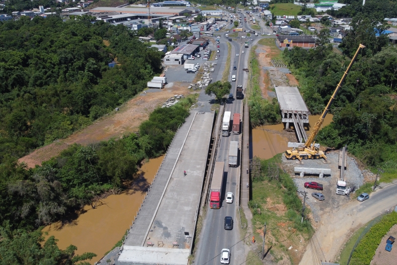 Reforço de recursos para BRs 470 e 280 dará ritmo às obras, avalia FIESC