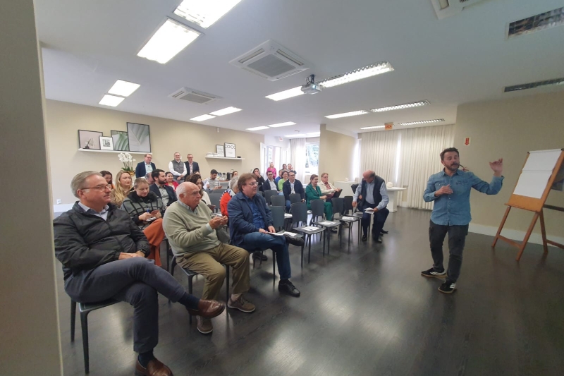 Reunião foi realizada na Karsten, em Blumenau