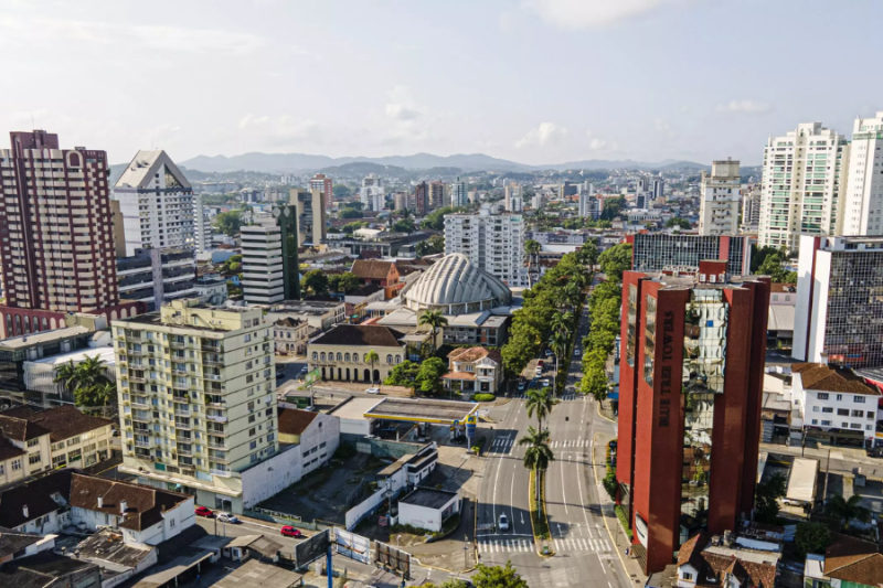 Emprega Já: confira total de candidatos e vagas abertas nas 10 maiores cidades de SC