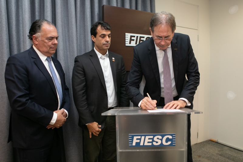 FIESC e SCPAR Invest SC fecham parceria para promover SC para investidores