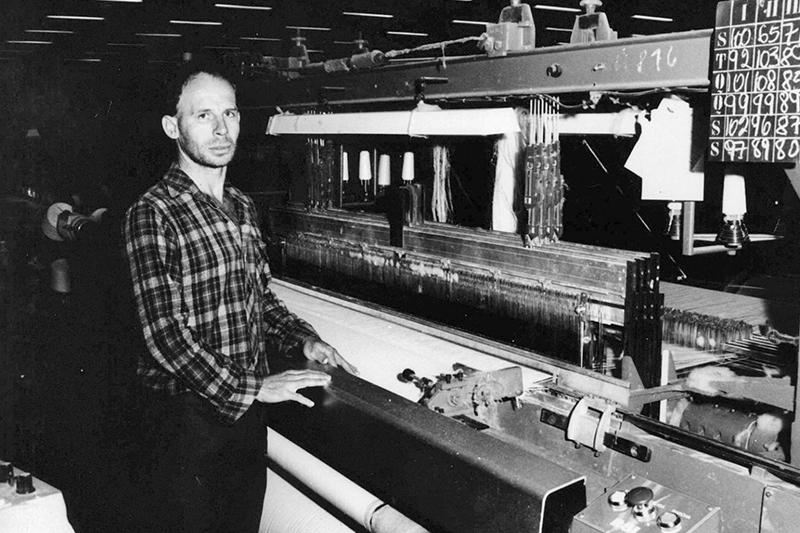 Cenas da indústria catarinense entre os anos 1950 e 1960: setor têxtil no Vale do Itajaí, de alimentos no Oeste e indústria cerâmica no Sul