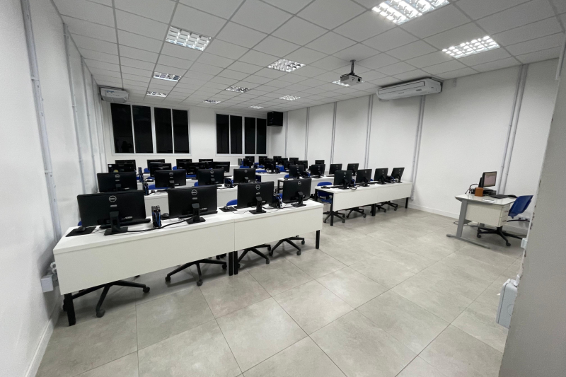 Canoinhas: foram criados dois novos laboratórios de informática (Divulgação)