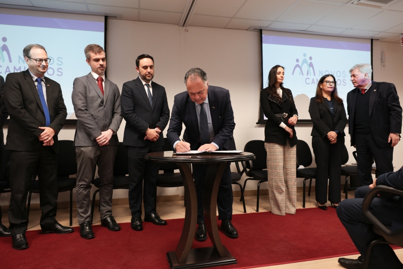 FIESC, TJ/SC e AMC renovam acordo para continuidade do Programa Novos Caminhos