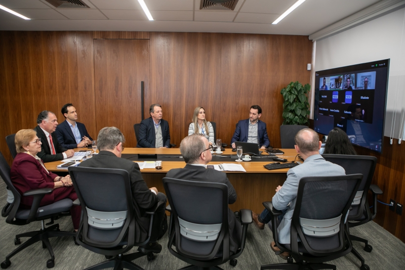 FIESC apresenta pacote de apoio a grandes indústrias exportadoras