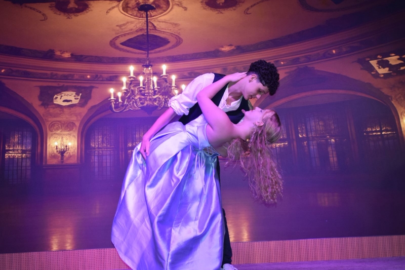 Estudantes da Escola SESI em Joinville apresentam releitura de Romeu e Julieta