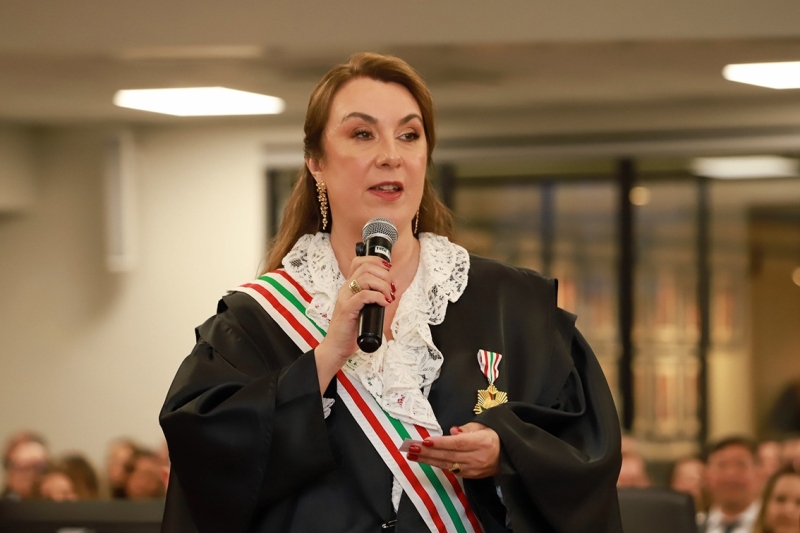 Desembargadora Teresa Regina Cotosky assume presidência do TRT-SC