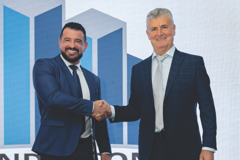 Ex-presidente Rodrigo Passos Silva (à esq.) e o presidente atual Francisco de Assis Hasckel (foto: Sinduscon Costa Esmeralda)