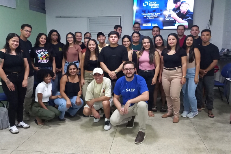 Trabalhadores de indústrias participam de cursos técnicos gratuitos no formato EAD