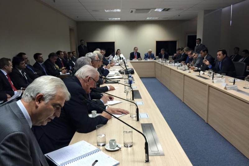 Reunião realizada na tarde desta quarta-feira (25), em Brasília, na sede do Ministério dos Transportes (foto: Secretaria Geral da Presidência/divulgação)