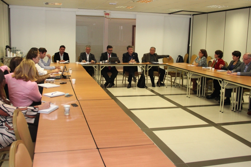 Encontro realizado na FIESC analisou os dados coletados até o momento pela pesquisa (Foto: Filipe Scotti)