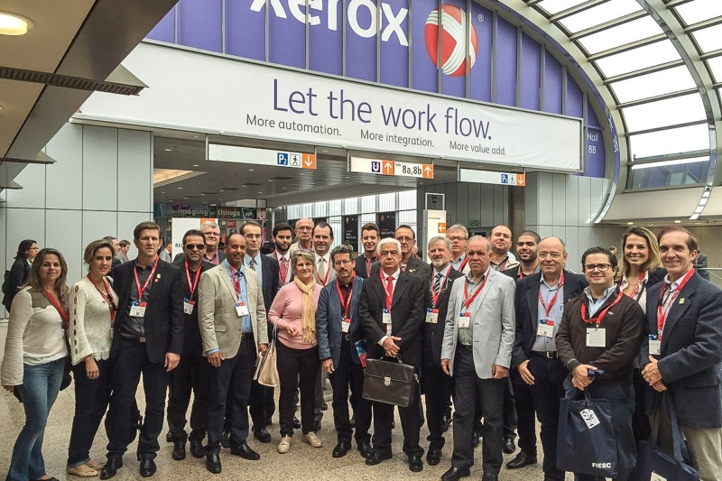 Grupo liderado pela FIESC na feira Drupa, em Düsseldorf, na Alemanha (foto: Divulgação FIESC)