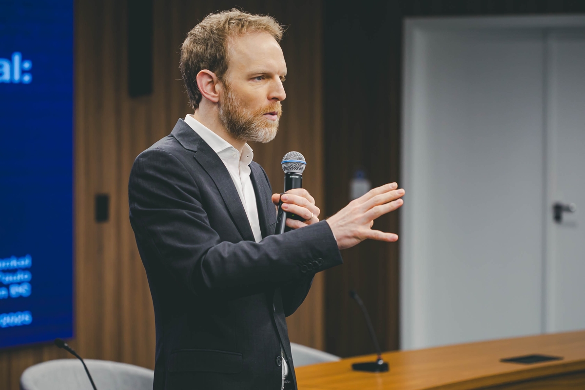 Oliver Stuenkel recomenda que indústrias atuem proativamente nos EUA para defender interesses. (Foto: Filipe Scotti)
