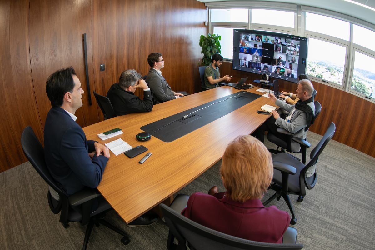 reunião comite de crise